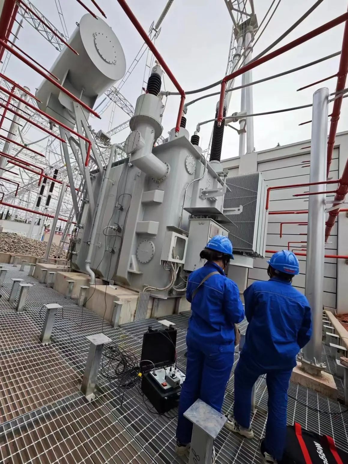 IDAX322高壓電力檢測(cè)現(xiàn)場(chǎng) IDAX322高壓電力檢測(cè)現(xiàn)場(chǎng)