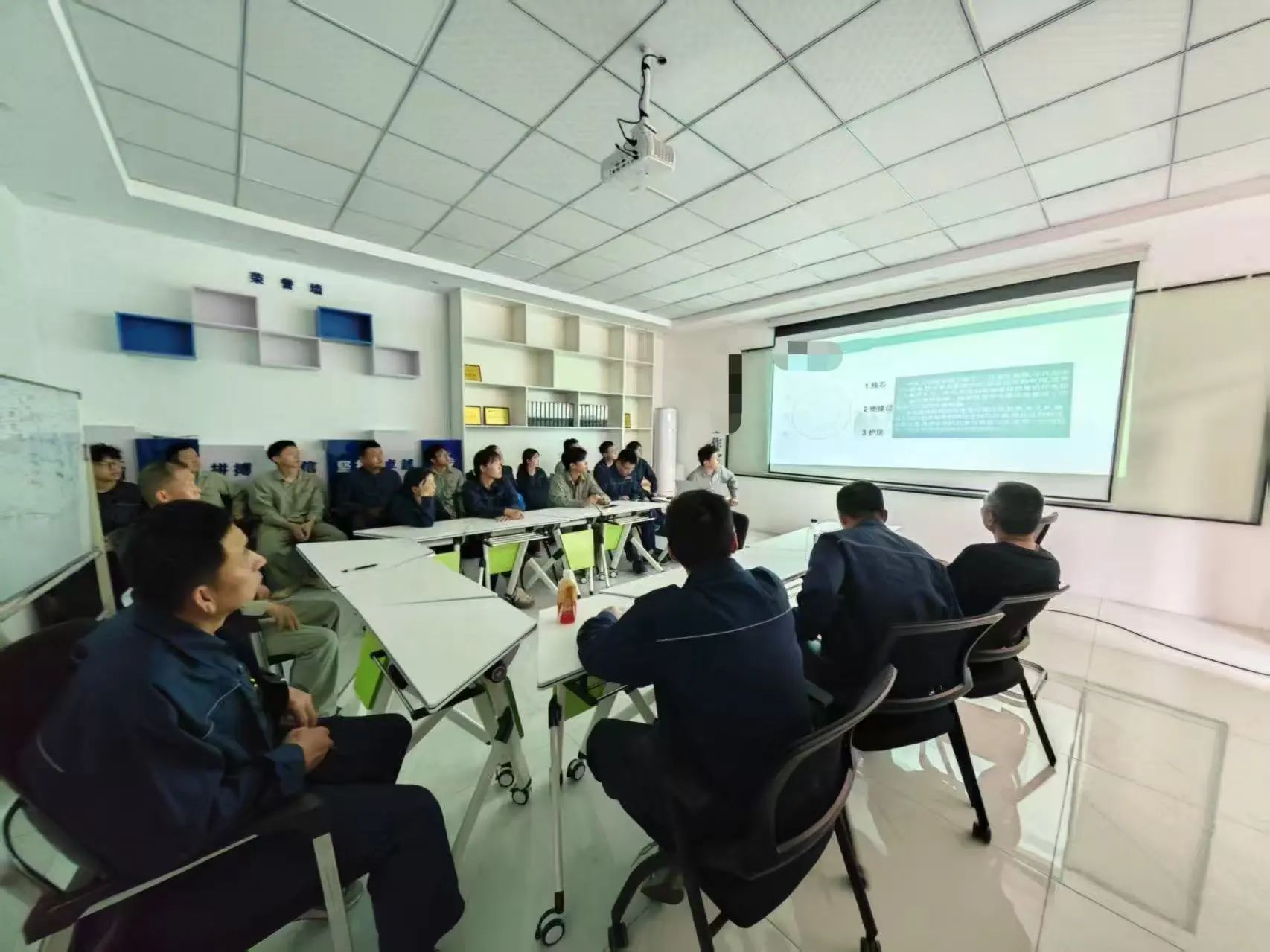 <a href='http://www.yspmgs.com/Ppzq/ersted.html'>電纜故障定位儀</a>檢測培訓