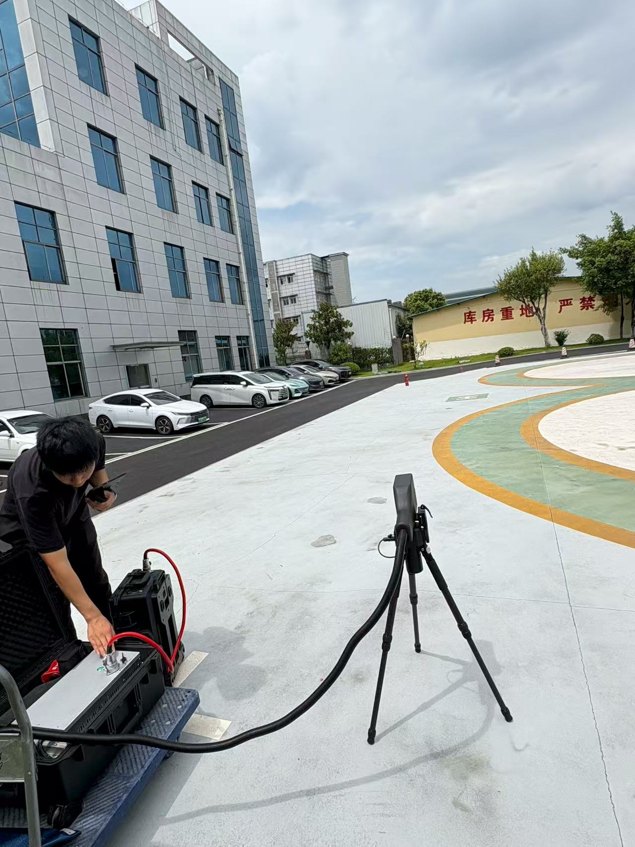 激光清障儀調(diào)試現(xiàn)場(chǎng) 激光清障儀調(diào)試現(xiàn)場(chǎng)