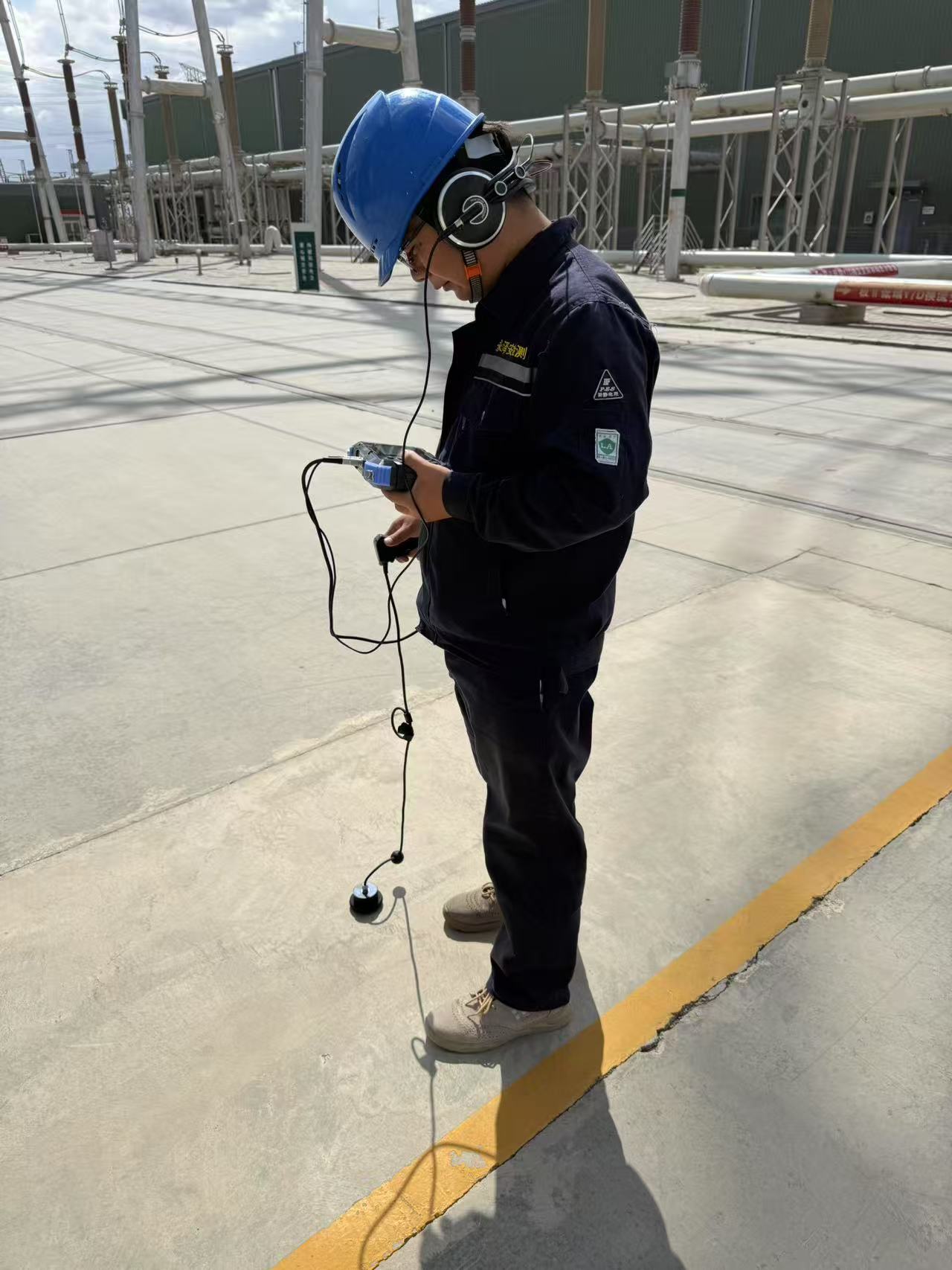 管道漏水聽漏儀檢測(cè)現(xiàn)場(chǎng) 管道漏水聽漏儀檢測(cè)現(xiàn)場(chǎng)